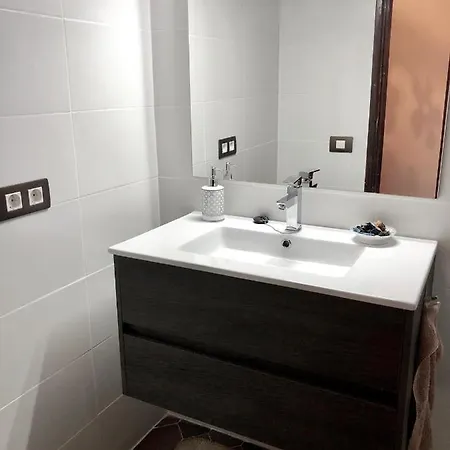 Mare Bella Chao Sea View Private Heated Solar Pool Ac Puerto del Carmen (Lanzarote)